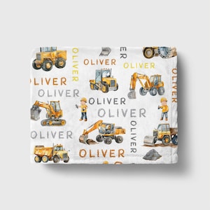Couverture personnalisée en minky de pelle : décoration de chambre de bébé, conception de camion, literie de bébé, couverture nominative avec chapeau, styles de véhicule pour bébé, style bâtiment