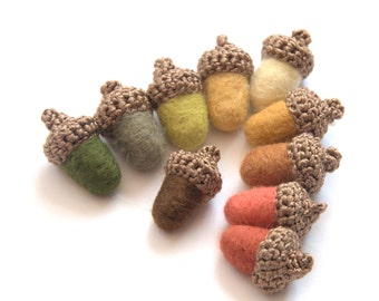 Autumn fall 10 felted Acorns garland golden brown rustic autumn fall Wedding cottagecore party decor favors gift woodland nursery decoration