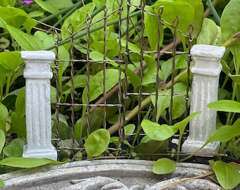 Miniature Garden Wire and Faux Stone Gate! (2 pieces)