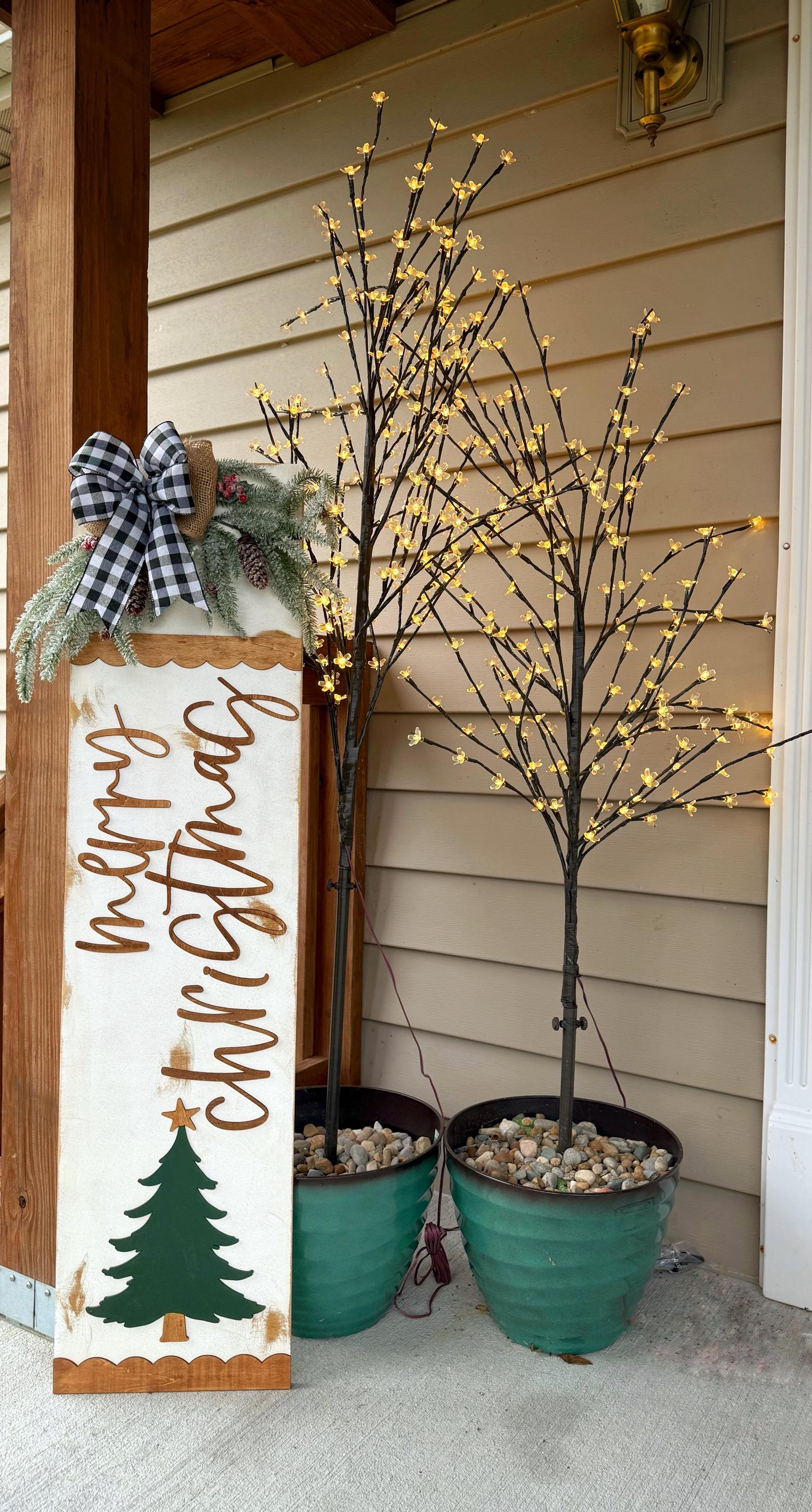 37 Inviting Christmas Front Porch Decor Ideas to Welcome Guests: Festive Ways to Wow Your Neighbors 18 Merry Christmas Neutral Christmas Porch Leaner