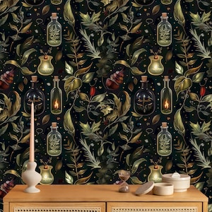Trankflaschen und Blätter Tapete - Skurriles dunkelgrünes Wandbild zum Abziehen und Aufkleben