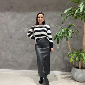 Stylish Women&#39;s Genuine Leather Long Skirt with Front Slit Elegant Black High-Waisted Maxi Skirt Perfect for Casual and Formal Occasions