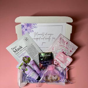 PAMPER HAMPER Giftbox | Graduation Gift for Her | Spa Self-Care Giftbox | Birthday Gift | Friend Giftbox | Best gift | Personalised gift |