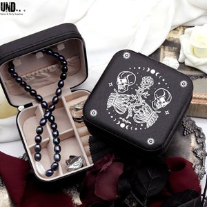 Portagioie gotico di Halloween, portagioie gotico con teschio e rosa, regalo per damigella d'onore, portagioie da viaggio, portagioie Til Death, regalo per lei