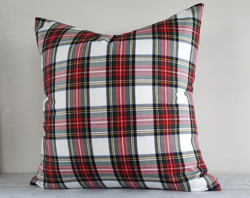 Red plaid christmas pillows hotsell