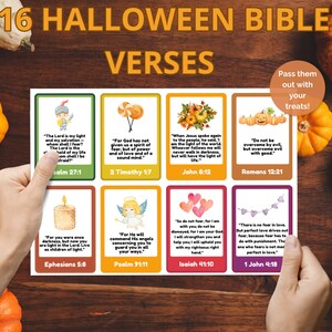 Pu&ograve; includere: Un set di 16 carte con versi biblici a tema Halloween. Ogni carta presenta un'illustrazione colorata e un versetto biblico. Le carte sono stampate su cartoncino bianco e hanno angoli arrotondati. Il testo sulle carte &egrave; in bianco e nero. Le carte sono disposte in una griglia di quattro righe e quattro colonne. Le carte sono su un tavolo di legno con zucche sullo sfondo. Distribuiscile con i tuoi dolcetti!