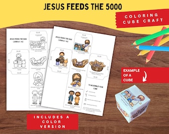 Könnte beinhalten: Ein Bastelbogen für einen ausmalbaren Würfel mit dem Titel Jesus Feeds the 5000, bestehend aus schwarz-weißen Vorlagen und einer farbigen Version. Das Set enthält illustrierte Szenen der biblischen Geschichte, Anleitungen und ein Würfelbeispiel.