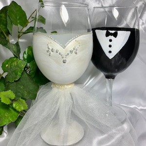 Bride and Groom Wine Glass set (Ivory) - two wine glasses (2) **Made to order**