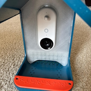 Wire Reinforced Translucent Replacement camera housing front panel. Compatible with the standard Bird Buddy Feeder.