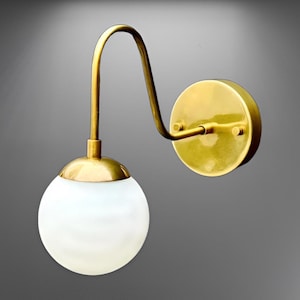 Applique murale moderne Mid-Century en forme de globe | Luminaire pour meuble-lavabo en laiton vieilli | Luminaire mural en laiton brut pour salle de bain ou chambre à coucher