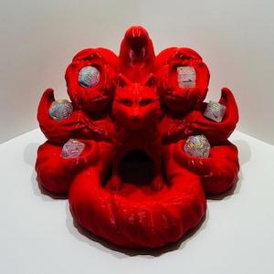 Torre y exhibición de dados Kitsune