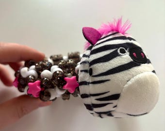 Brazalete Kandi Squishmallow - Cebra rosa