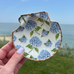 Hydrangea Scallop Shell Ring Dish | Handcrafted Coastal Decor | Cape Cod-Inspired Jewelry Dish