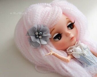 Pince à cheveux ou broche fleur Accessoire pour cheveux de poupée Choisissez votre couleur !