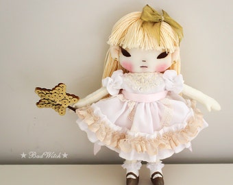 Poupée de chiffon faite main par BadWitch Poupée en tissu Poupée artistique Petite poupée