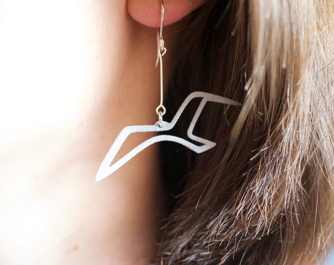 Sea Bird Earrings Gift, Silver Grey Seagull Jewelry Gift for Wife