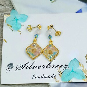 樹脂フラワーピアス 本物の花のピアス 押し花 ドライフラワー ER022