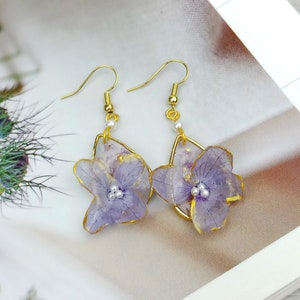 Resin flower earring hydrangea Real flower earring Pressed flower dried flower ER016