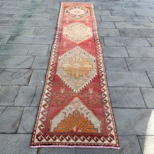 Alfombra Herki, Alfombras de corredor de 3x12, Alfombra turca, Alfombra vintage, Alfombra anatolia, Alfombras para escaleras, Alfombra beige de 2.6x11.6 pies, Alfombra turca vintage tejida a mano.