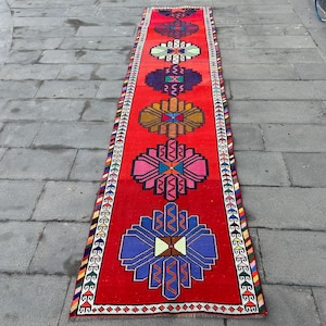 Alfombra turca, alfombra vintage, alfombras de pasillo de 3x12, alfombras Herki, alfombras para escaleras, alfombra roja de 2.7x12.4 pies, alfombra turca vintage tejida a mano, alfombra anatolia
