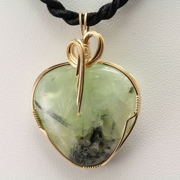 Prehnite Pendant. Listing 573578444