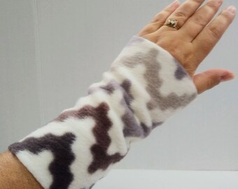 Neutral Zigzag Fleece Wrist Warmers - Brown Zig Zag Arm Warmers - Fingerless Gloves - One Size Fits Most