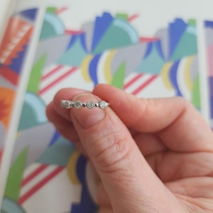Dainty Diamond Stacking Ring, Floral Cluster Ring, Milgrain Wedding Band, Everyday Fine Jewelry, Delicate Gold Band for Her, Unique Promise