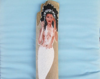 Hermosa sirena pintada a mano sobre madera flotante, arte de pared de sirena, decoración de baño de sirena, sirena negra, decoración de sirena, 14 x 4 pulgadas