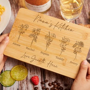 Personalized Cutting Board with Birth Flower, Bamboo Charcuterie Board, Unique Gifts for Her, Engraved Cutting Board with Kids Name for Mom