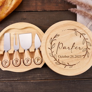 Benutzerdefinierte Charcuterie Bretter, personalisierte Käsebrett, Charcuterie Brett mit 4 Messern, Brautparty Geschenk, Muttertagsgeschenke, Weihnachtsgeschenke
