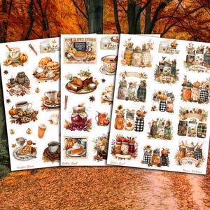 Puede incluir: Tres hojas de pegatinas con ilustraciones de temática otoñal de frascos de vidrio llenos de elementos estacionales, calabazas, bebidas calientes, productos horneados y follaje. Los diseños incluyen texto como Pumpkin Spice Kitchen.
