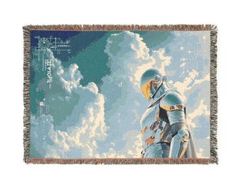 Op de afbeelding: Een geweven tapijtdeken met een futuristische, zilverkleurige robot die tegen een blauwe en witte bewolkte lucht staat. De robot heeft een helm met een gouden vizier en draagt ​​pantser. De tekst "19041" is zichtbaar in de linkerbovenhoek van de deken.