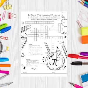 Puede incluir: Un crucigrama imprimible en blanco y negro para el Día de Pi con un gráfico de pastel. El crucigrama incluye pistas sobre conceptos matemáticos relacionados con pi, como círculo, razón, diámetro, radio, circunferencia, infinito, matemáticas, ecuación, Einstein y rebanadas.