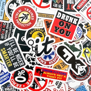 100 willekeurige grappige stickers op veiligheidshelm, stickers met industriële humor, waterdichte stickers, stickers gereedschapskist en helm, duurzame stickers op de werkplek