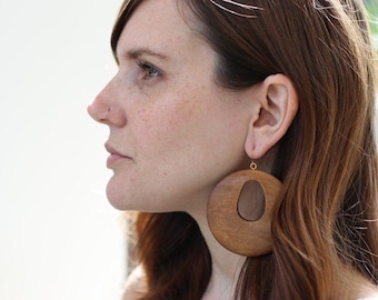 Grandes boucles d'oreilles boho de bois des années 70, boucles d'oreilles en bois de cerceau Boucles d'oreilles Gerti