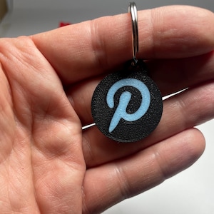 Chaveiro NFC personalizado para mídias sociais | Link direto para seu canal do LinkedIn | Feito à mão na Alemanha! | efeito de iluminação do logotipo