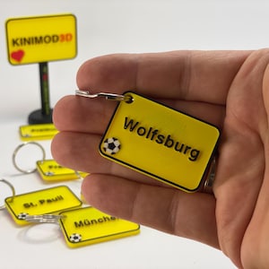 Wolfsburg Fußball Schlüsselanhänger mit NFC Stadionlink - 3D-Druck | Geschenkidee Wolfsburg | Personalisierte Schlüsselanhänger Wolfsburg