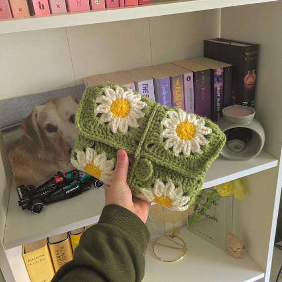 Crochet Daisy Book Sleeve | Floral Book Cover | Book Lover Gift | Handmade Book Pouch | Cottagecore Aesthetic
