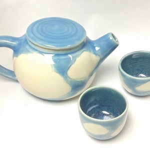 Tiny Tea pot and two tea bowls