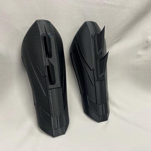 Hero Shadow Armor Gauntlets