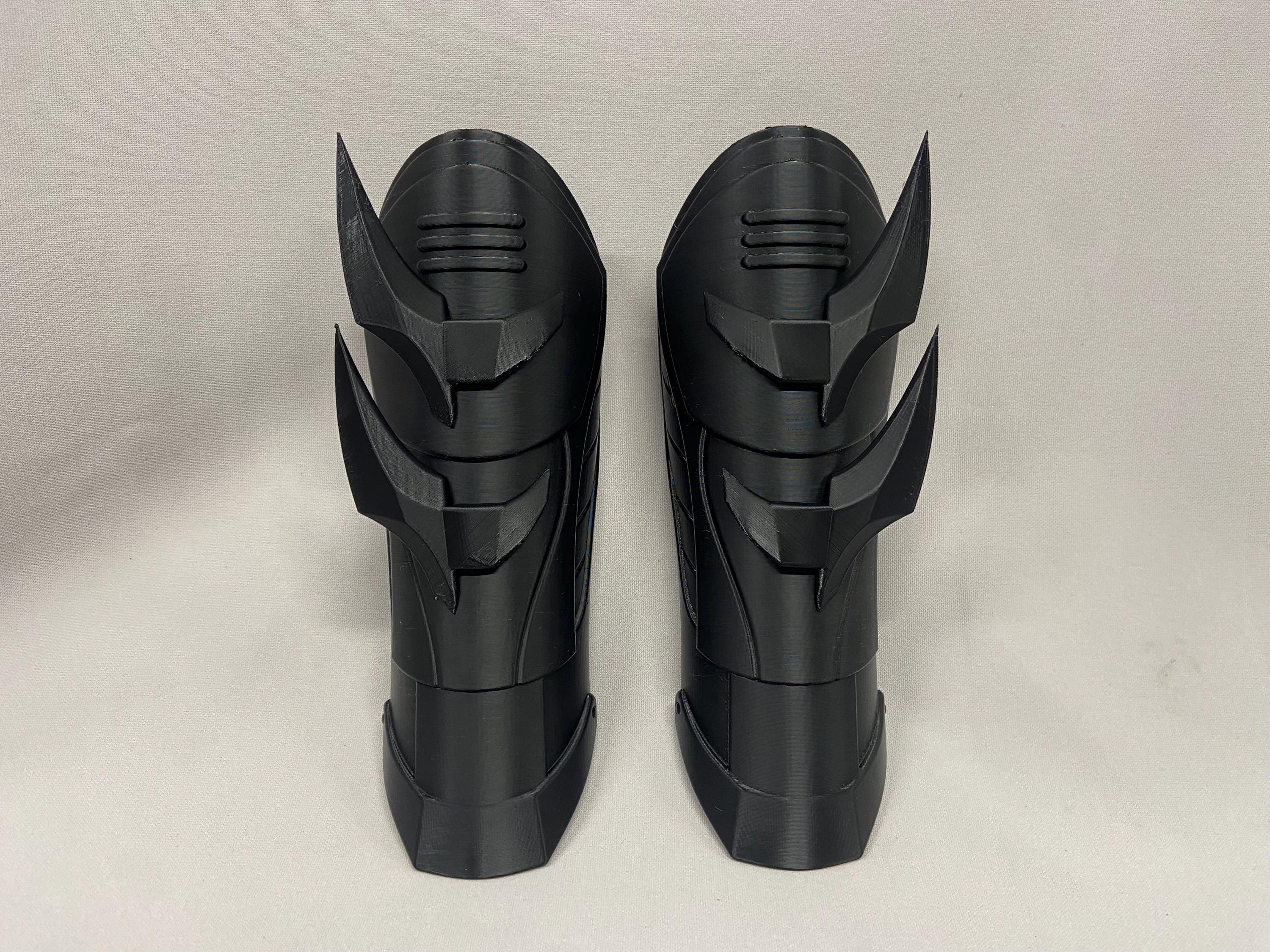 Girl Bat Niteshade Gauntlets