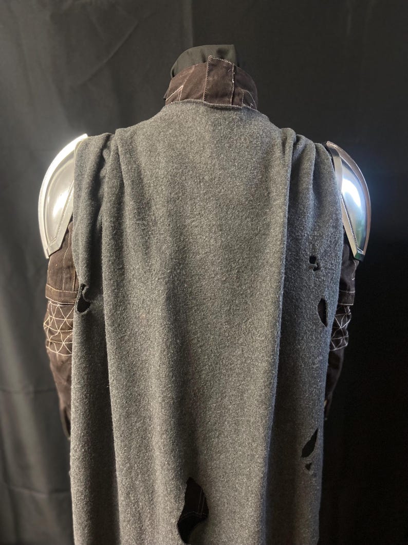 The Mandalorian (Din Djarin) Cape image 8