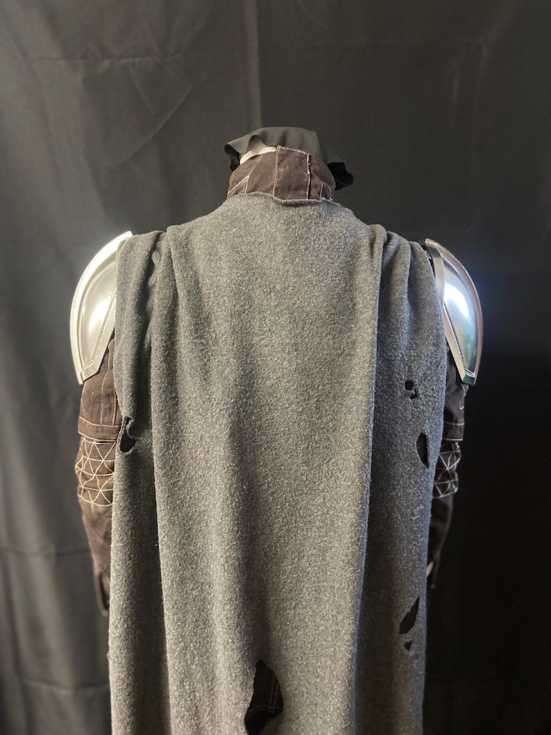 The Mandalorian (Din Djarin) Cape image 6