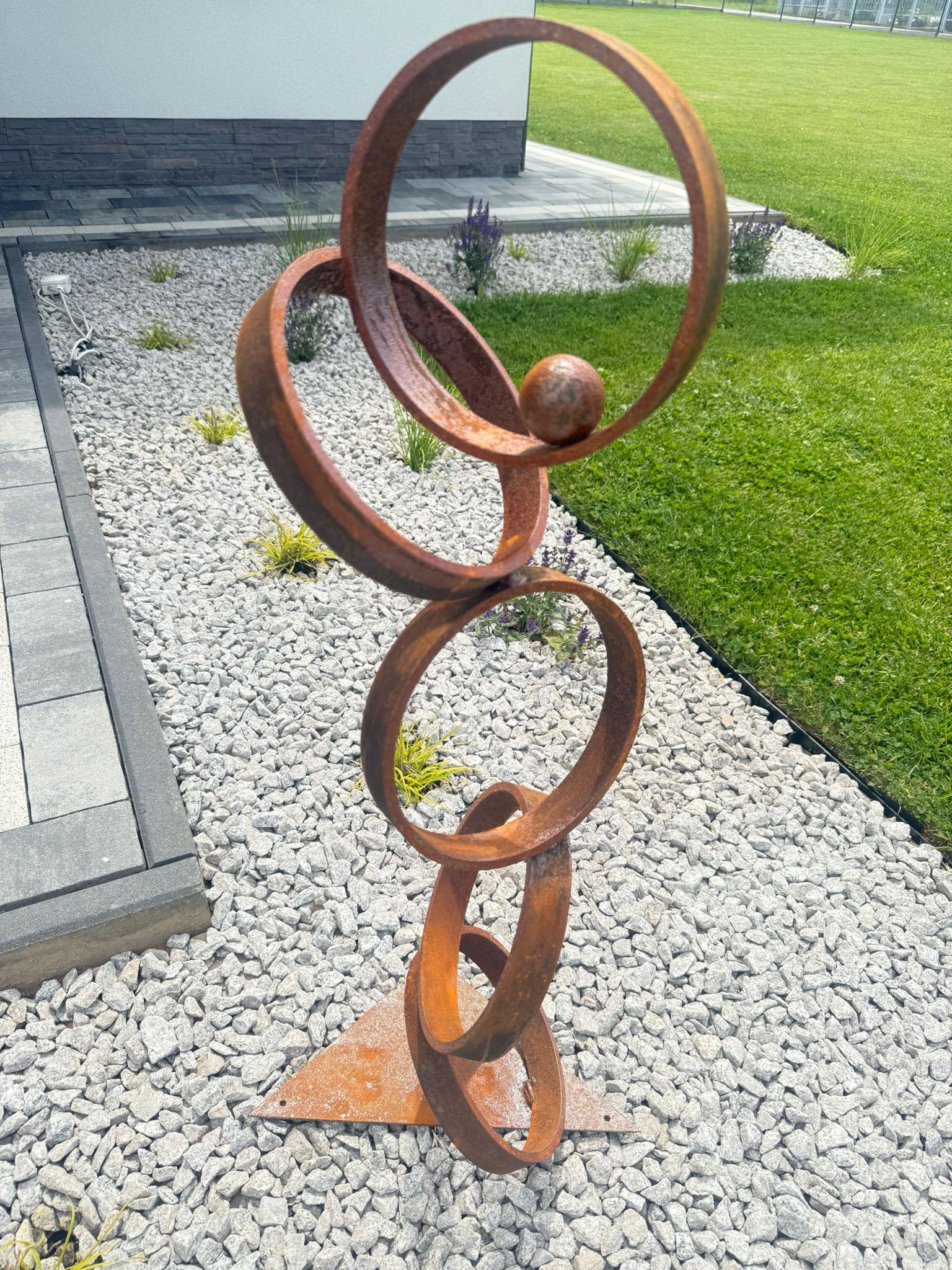 Sculpture abstraite de cycliste en acier inoxydable