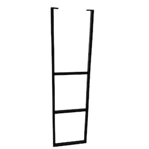 Può includere: Scaffale decorativo in metallo nero a forma di scala con tre sezioni rettangolari. Lo scaffale è progettato per essere appoggiato a una parete, offrendo una soluzione di stoccaggio moderna e minimalista.