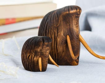 人形 置物 彫刻 マンモス 手彫りのトネリコ材マンモスの置物：ミニマリスト彫刻 - Etsy 日本