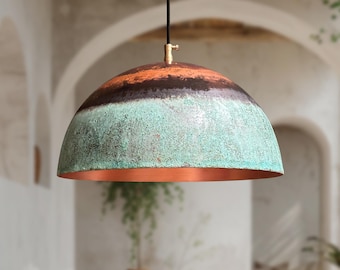 Lampada a sospensione in rame ossidato – Lampada a cupola con patina verde realizzata a mano per sala da pranzo in stile rustico o isola della cucina
