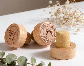 Tapón de vino de madera personalizado, tapón de botella de boda grabado a medida, regalos para padrinos de boda, regalos de compromiso, recuerdos de boda
