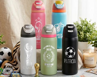Botella de agua personalizada para el Mundial, regalo para aficionados al fútbol, botella de fútbol con nombre personalizado, botella deportiva grabada, para amantes del fútbol, regalo para él o para papá.