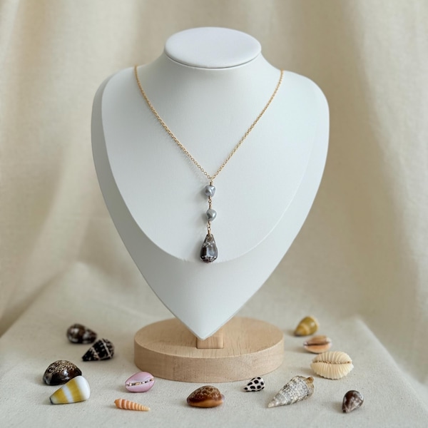Hawaii Shell Lariat/Y-Necklace Accented with Two Pearls